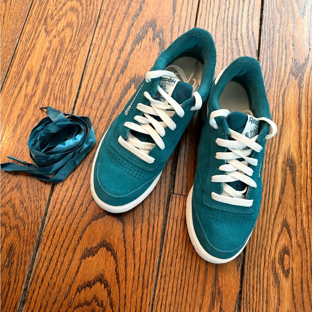 Reebok WOMEN'S CLUB C 85 SHOES
Retro Teal/Chalk - Picture 5 of 6